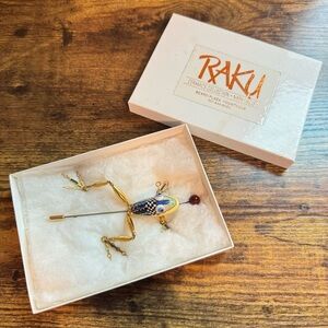 Cynthia Chuang Jewelry 10 Porcelain Art Glass Frog Stick Pin Brooch